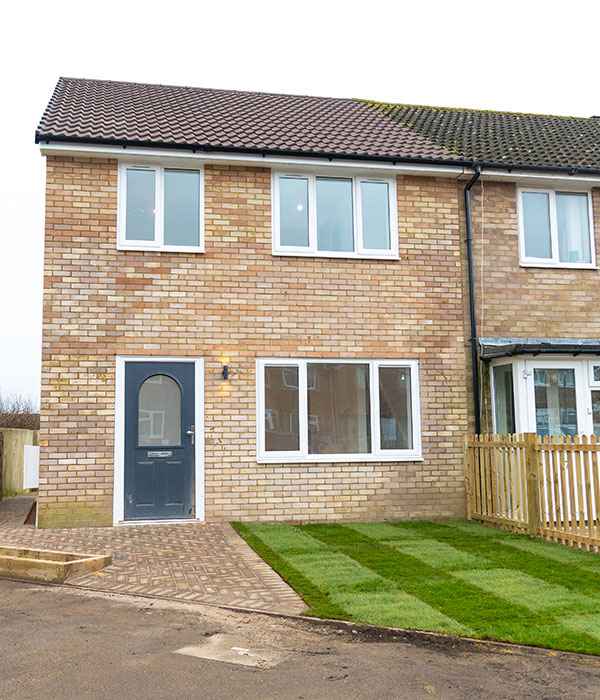 Experienced builder in Worthing crafting bespoke new homes Builder in Worthing working on a new residential project